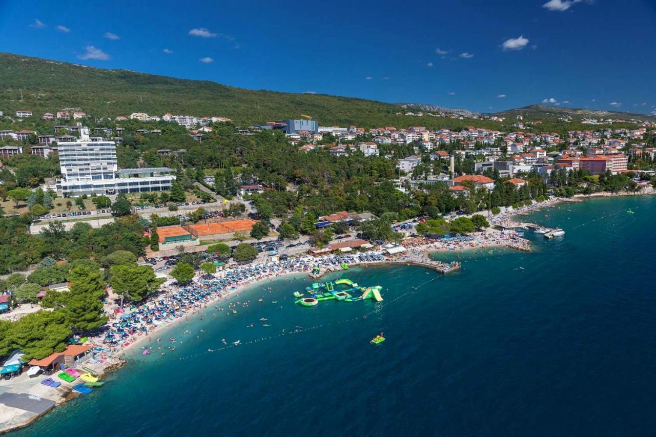 Apartments By The Sea Dramalj, Crikvenica - 2376 エクステリア 写真